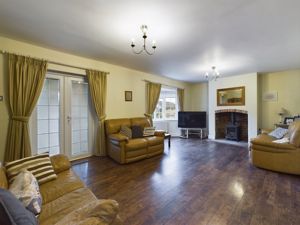 Lounge- click for photo gallery